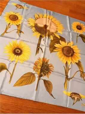 Tiffany & Co. Sunflower Silk Table Linen in Blue and Yellow
